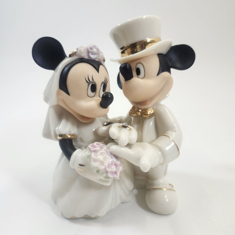 Lenox Disney Showcase Collection Minnie’s Dream Wedding Cake Topper 5.5 Figurine